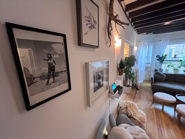 Foto del edificio - 541 W Addison St