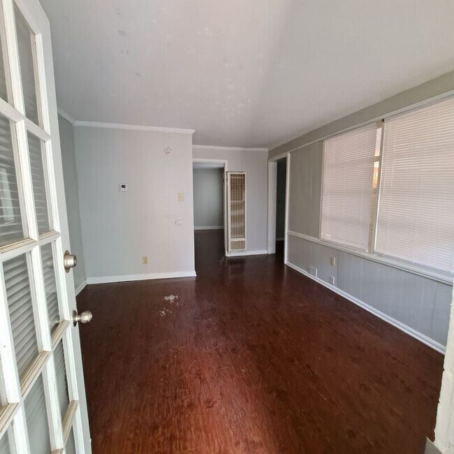 Foto del edificio - 118 S Humes St