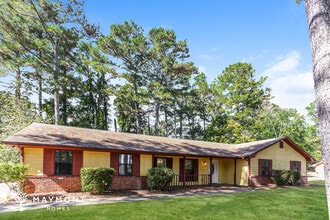 Building Photo - 575 Scarborough Rd