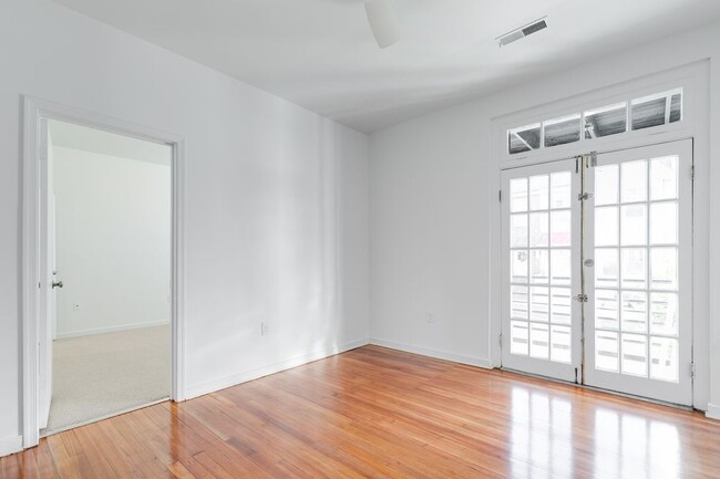 Building Photo - 19 N Stafford Ave