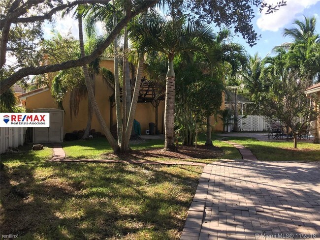 Building Photo - 4 br, 2 bath House - 347 SW 191st Ter