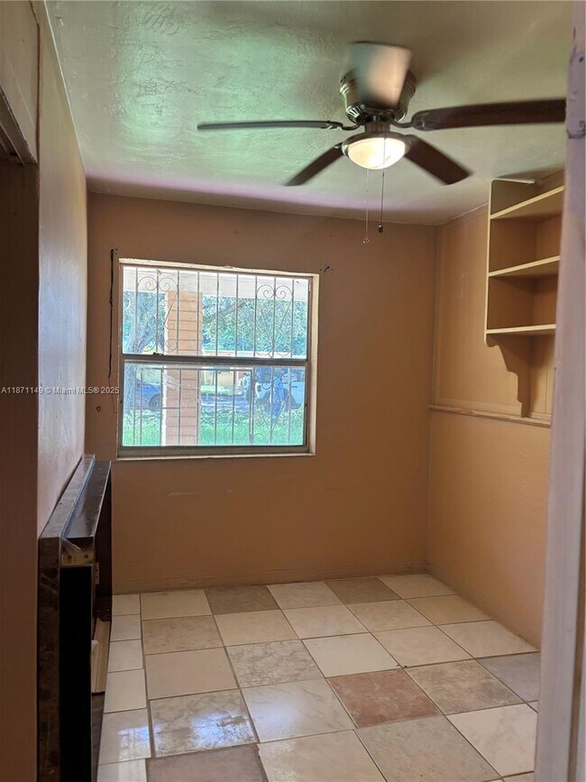 Foto del edificio - 1685 NW 133rd St