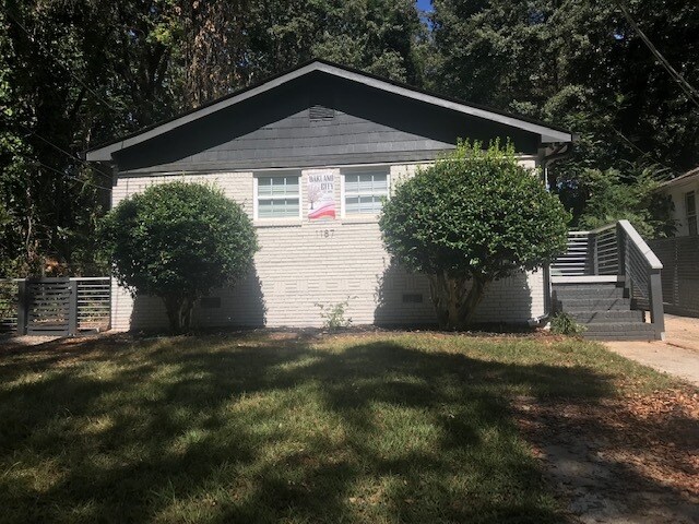 Front of Duplex - 1187 Montreat Ave SW