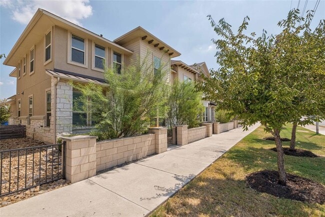 Building Photo - 6814 E Riverside Dr