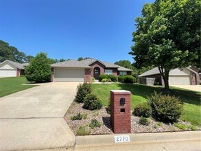 Building Photo - 2770 N Ashbrook Dr