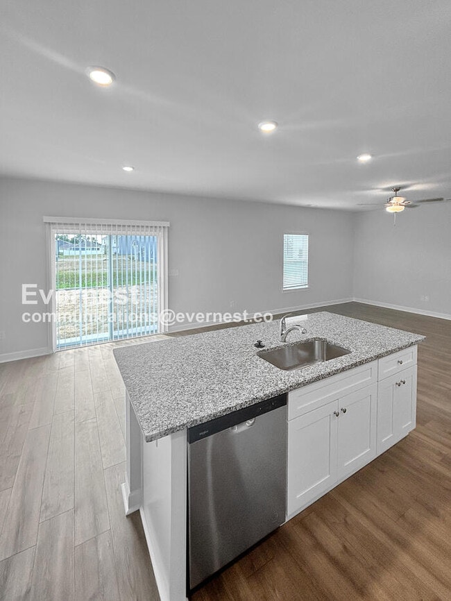 Foto del edificio - 2312 Valverde Wy