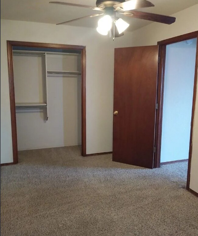 Foto del edificio - Spacious two bedroom in West Norman