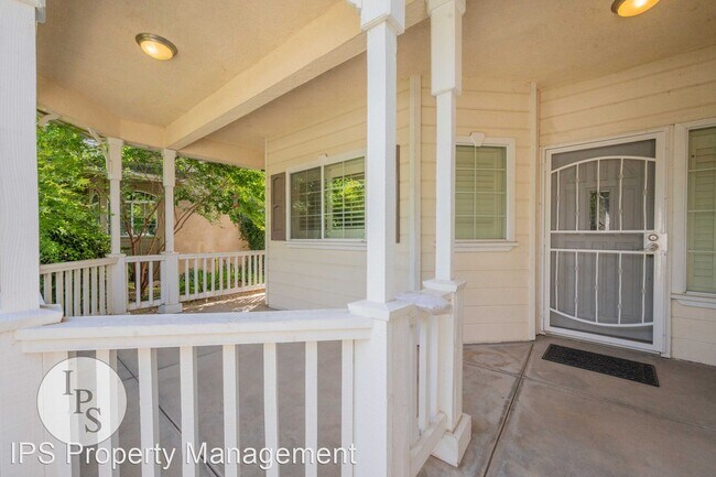 Foto del edificio - 4 br, 2 bath House - 1782 N. DeWitt Ave.