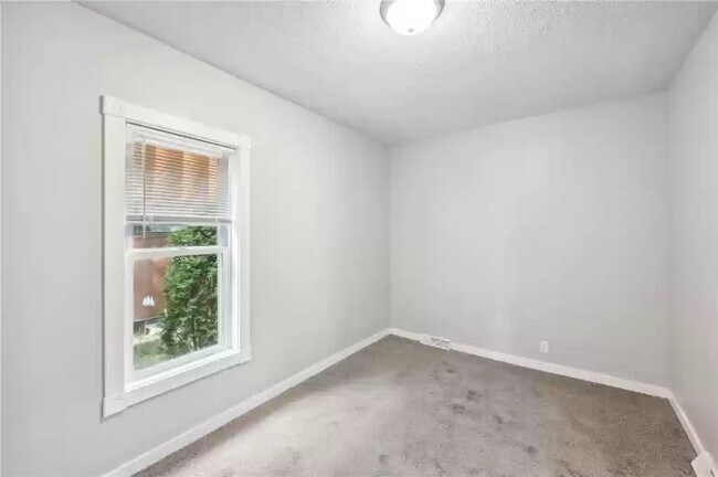 Foto del edificio - 1609 3rd St NE