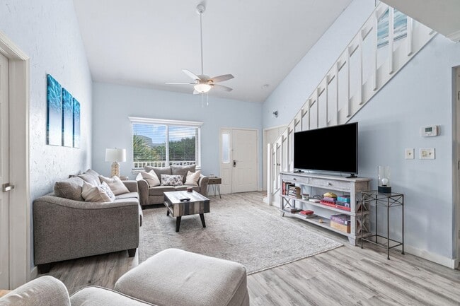 Building Photo - 470 Bella Vista Ct N