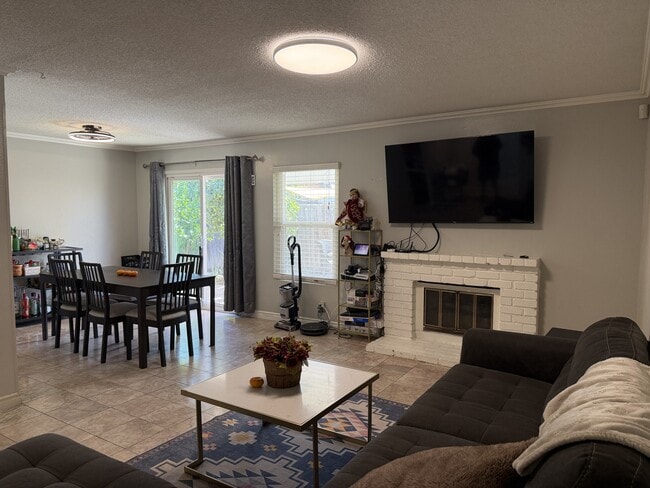 Building Photo - 321 Red Cedar Pl