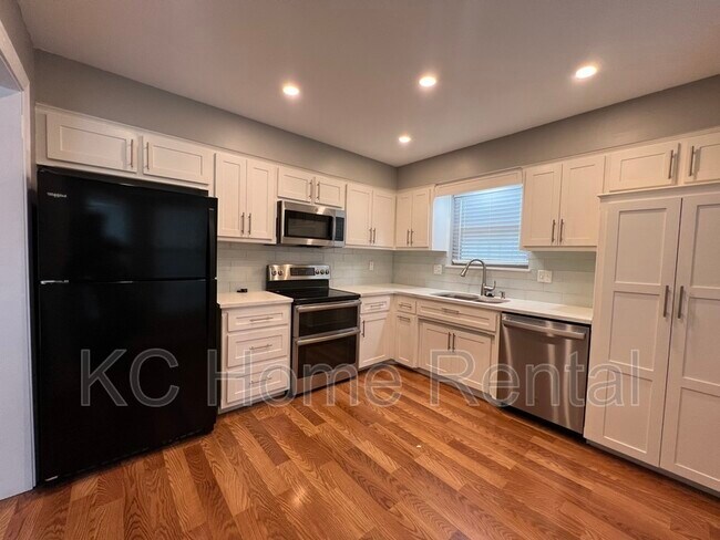 Foto del edificio - 8704 N Shannon Ave
