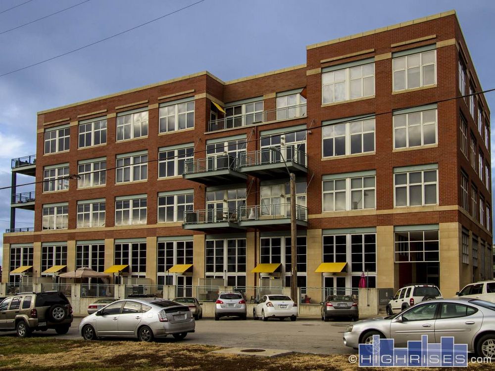 Foto principal - 210 W 5th St