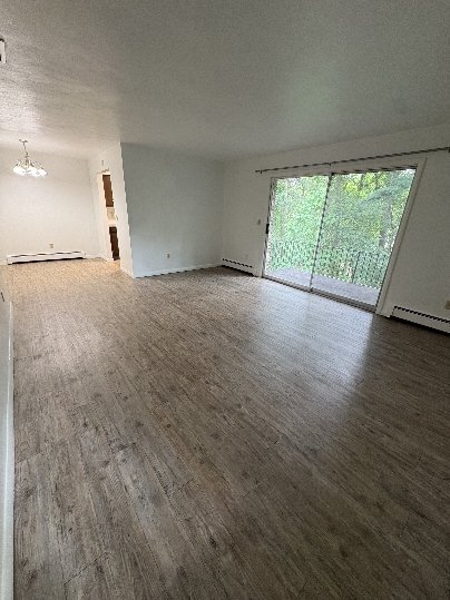 Foto del edificio - 624 Garrison Rd