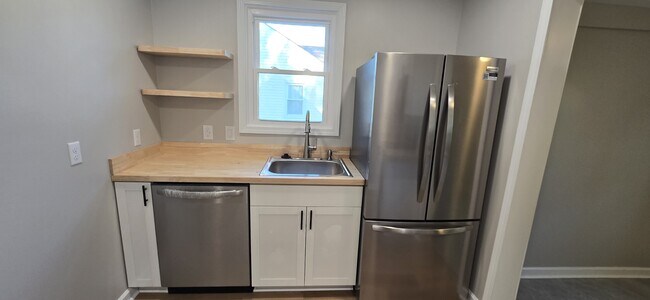 Foto del edificio - 2503 Cornell Dr NW