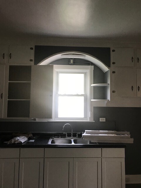 Kitchen - 53 Beeman St