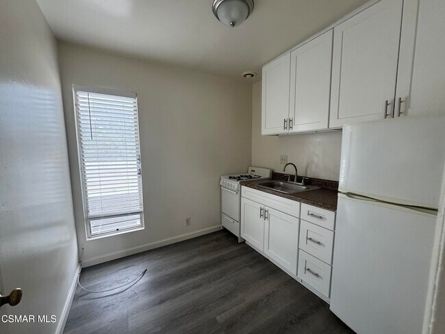 Building Photo - 13507 Victory Blvd