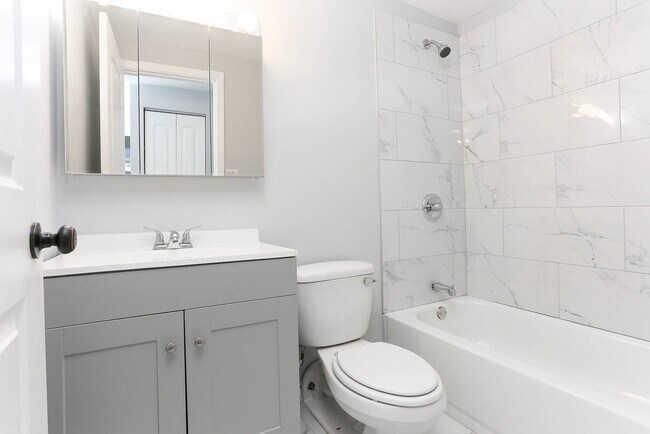 Building Photo - 5519 Allemong Dr