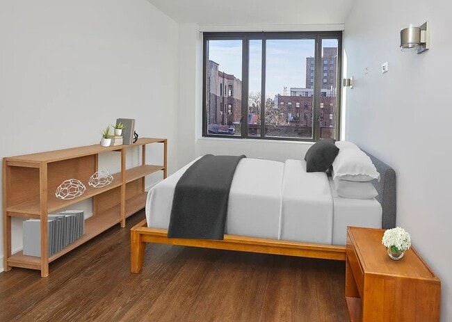 Foto del edificio - 211 E 13th St