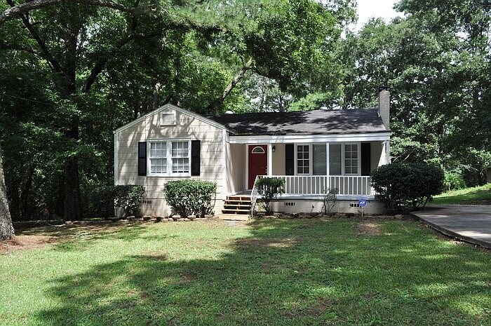 Primary Photo - 822 Hillcrest Rd