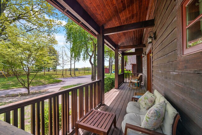 Foto del edificio - 311 Derry Ridge Rd