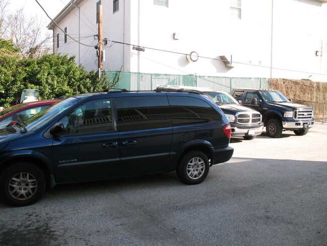 Estacionamiento - Thaddeus Lowe House