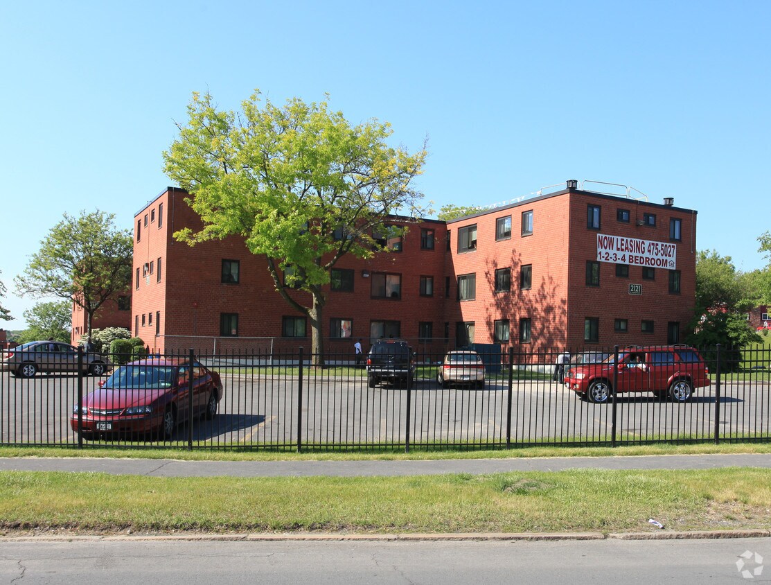 Parkside Commons Apartments in Syracuse, NY