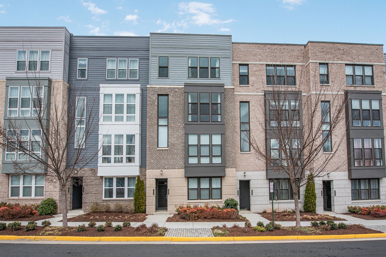 Photo - 13356 Arrowbrook Centre Dr (Herndon, VA)