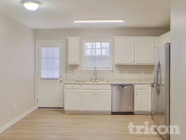 Building Photo - 310 Dexter Pl