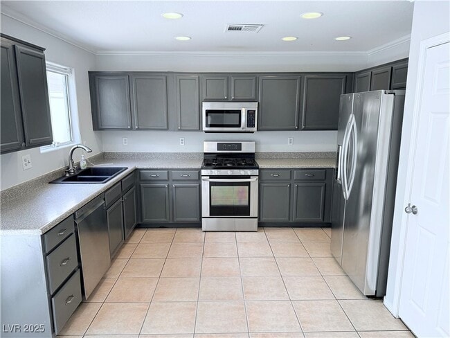 Building Photo - 3961 Bayamon St