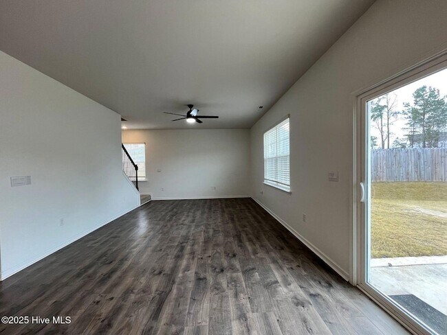 Building Photo - 275 Roberts Pl