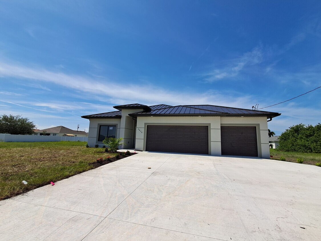 Foto principal - 2838 Tropicana Parkway W