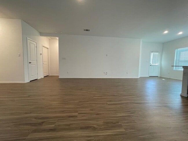 Foto del edificio - 1625 Woolsey Wy