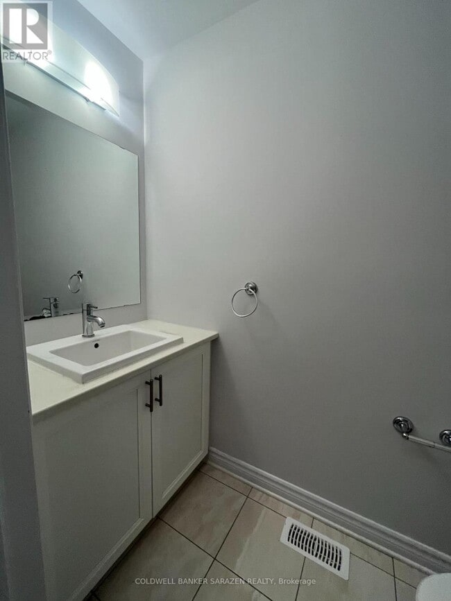 Building Photo - 248 Dagenham St