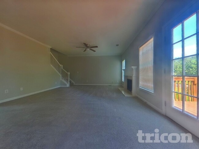 Building Photo - 824 Tibwin Pl SE