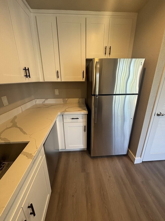 STAINLESS STEEL FRIDGE - Riverstone