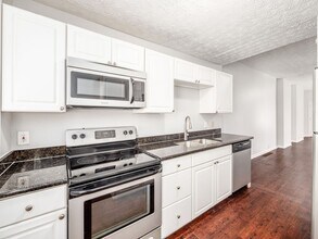 Building Photo - 415 E Mithoff St