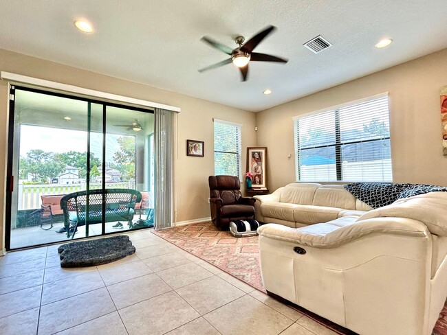 Foto del edificio - 4Bdrm 3Bath Spacious Home located in Misty...