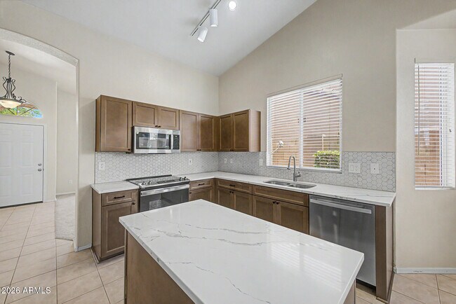 Foto del edificio - 4545 E Rowel Rd