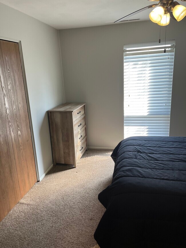 Dormitorio - 102 Hartford Ct