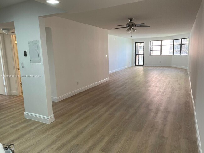 Foto del edificio - 20860 San Simeon Way