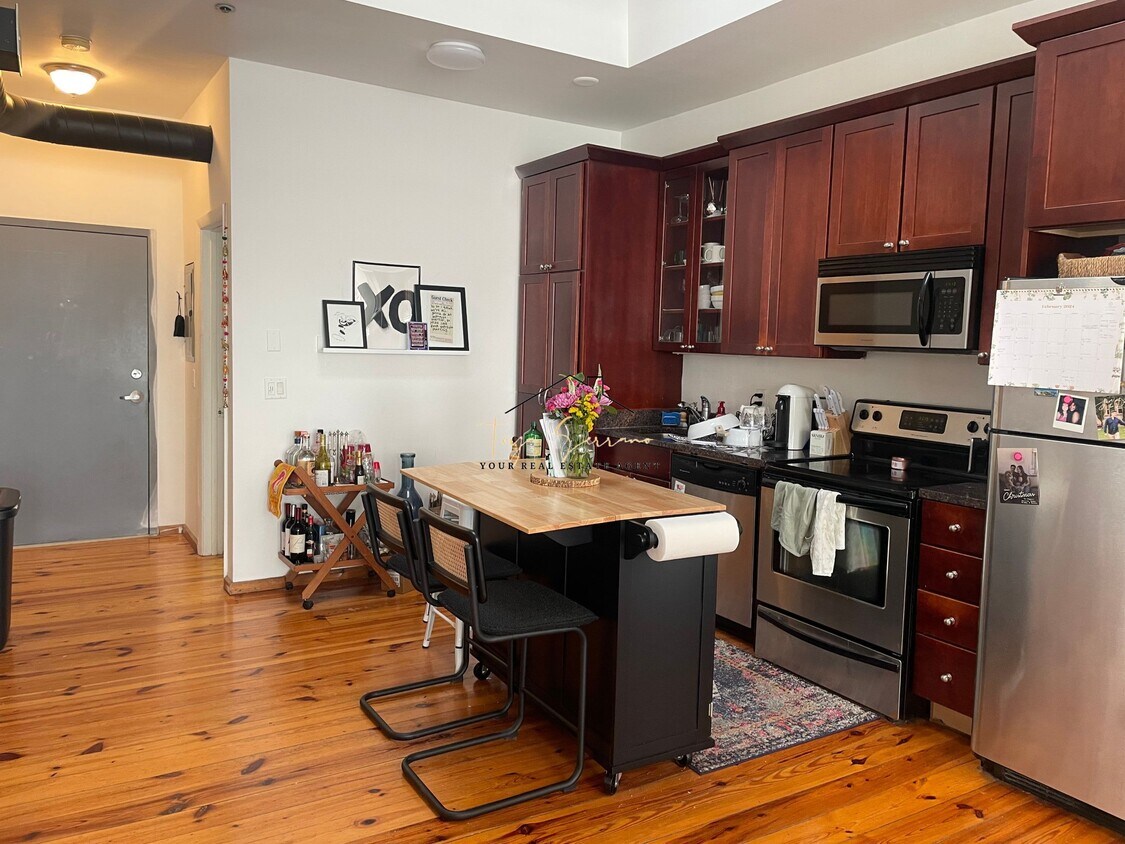 Foto principal - 612 Columbia Rd