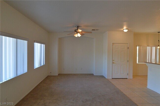 Foto del edificio - 6560 Bucking Horse Ln