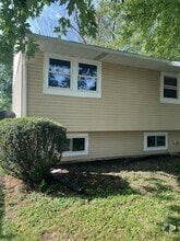 Building Photo - 1342 Essex Dr