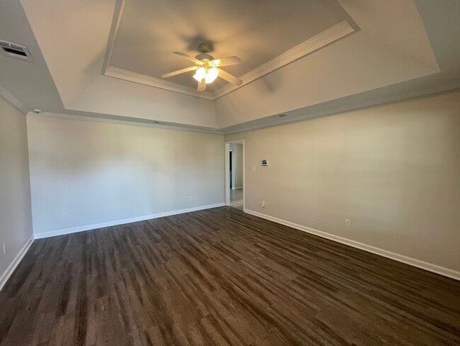 Building Photo - 1808 Chestnut Dr