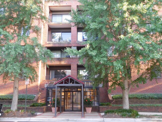 Building Photo - 1600 Prince St