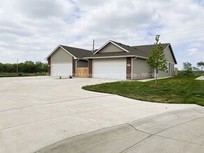 Building Photo - 5474 N Colburn Ct