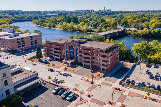 Building Photo - River Plaza Apartments
