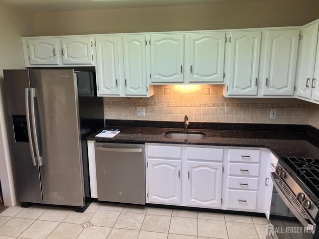 Building Photo - 92 Heather Ct