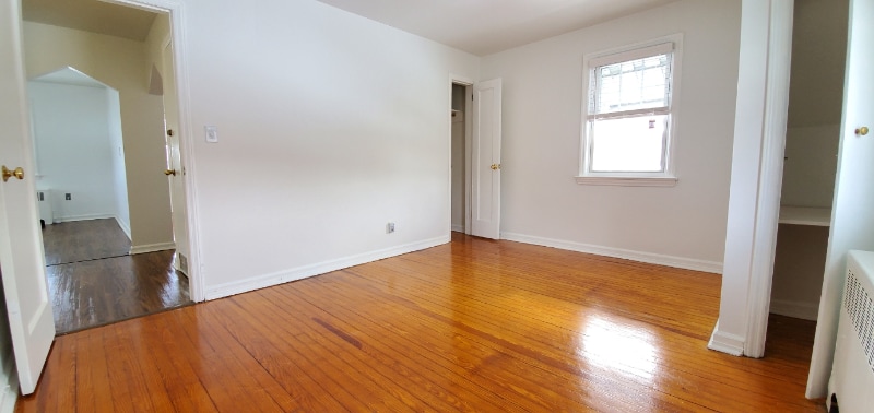 Primary Photo - 70 Hobart Pl